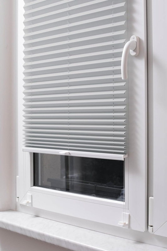 Plissee ohne Bohren zum Kleben auf den Rahmen